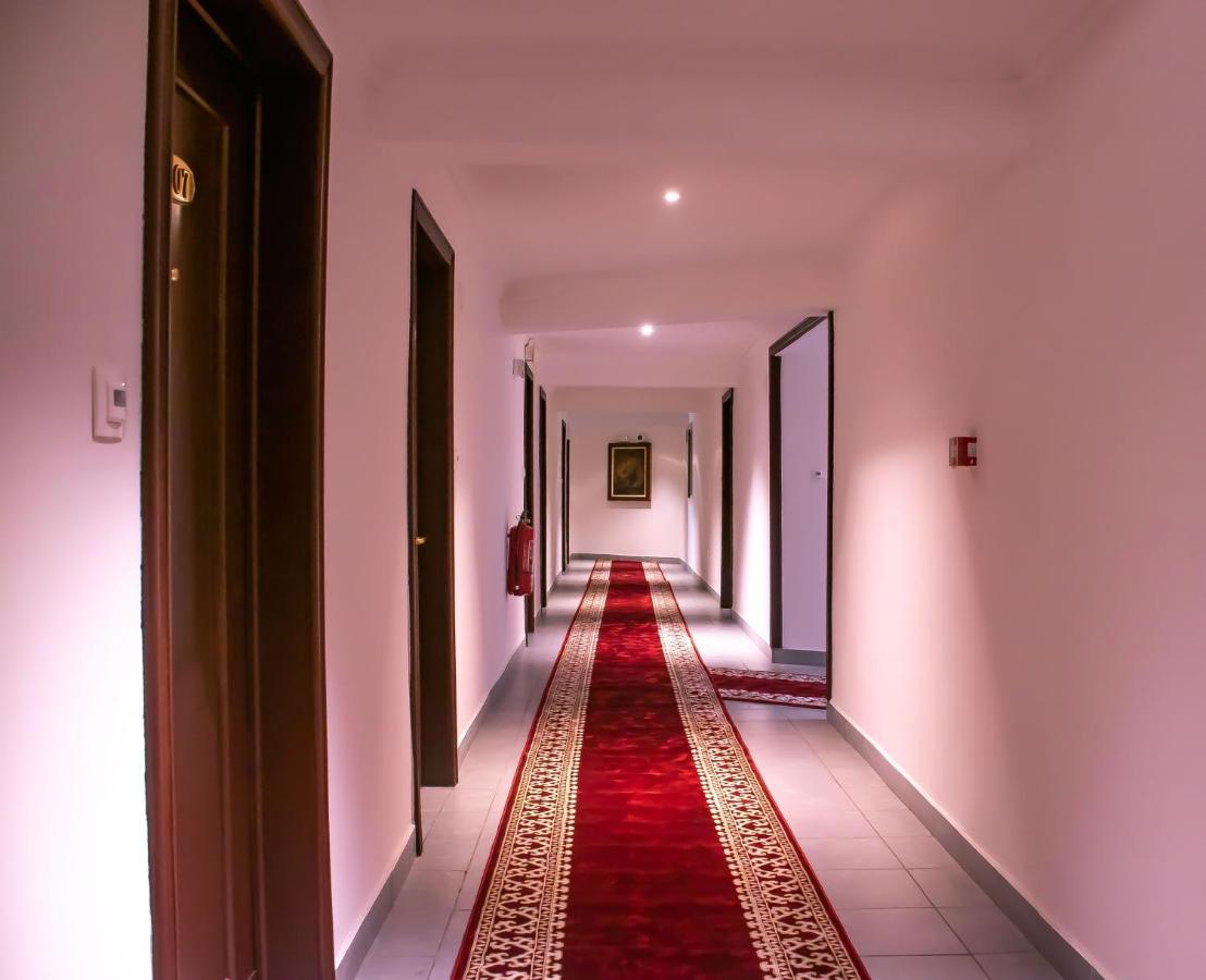 Faya Hotel Douala Exterior foto