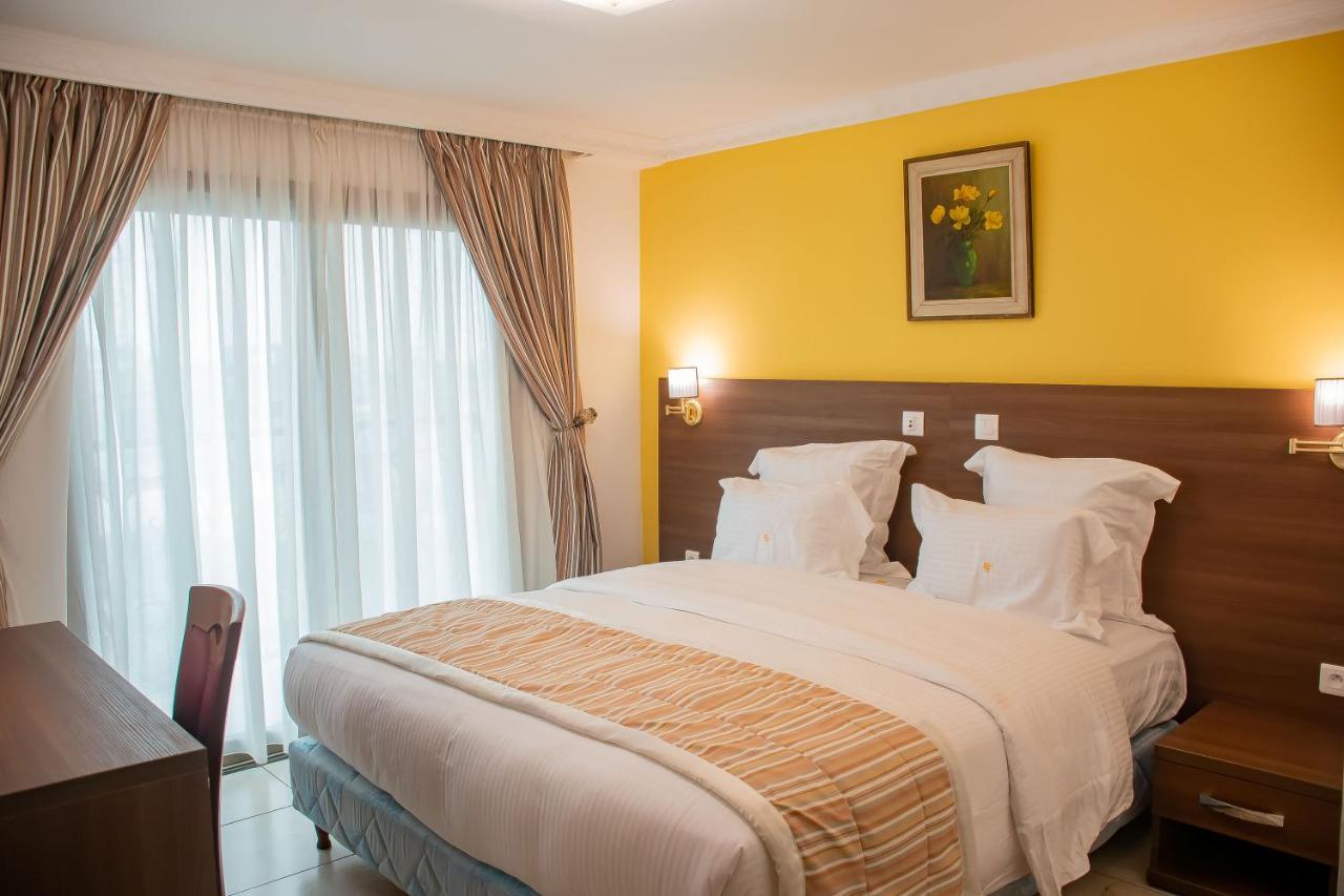 Faya Hotel Douala Exterior foto